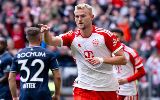 Arriving at Carrington, MU Immediately Introduces Matthijs De Ligt and Noussair Mazraoui